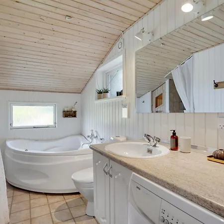 Holiday home Monja - 2-2km From The Sea By Interhome